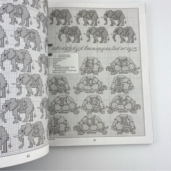 365 Alphabets Cross Stitch All Through the Year Book Emboridery Patterns 1997 - Picture 5 of 13